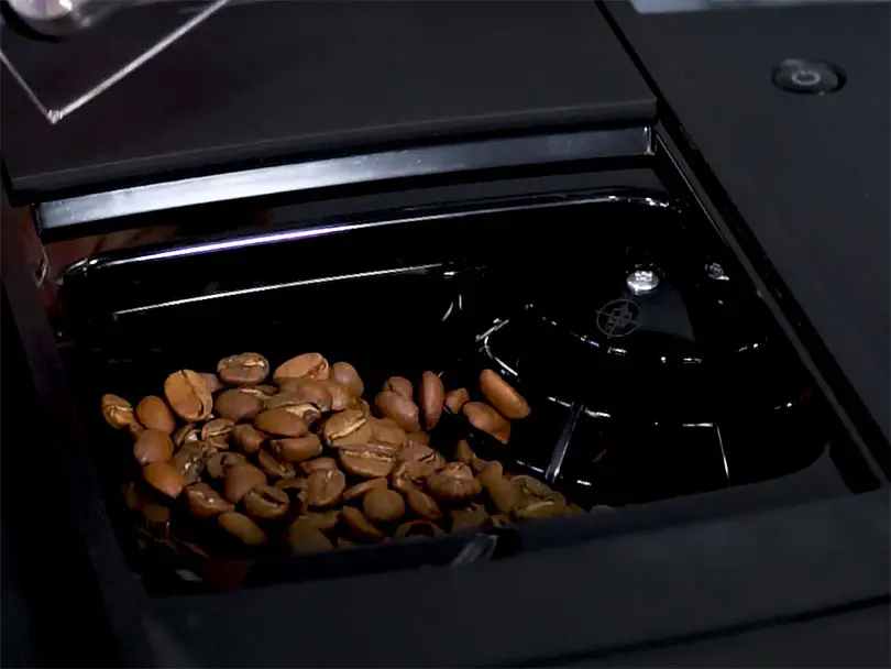 Close up of the Jura E4's bean hopper