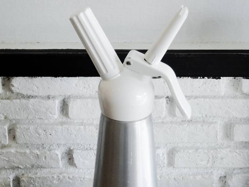 Whipped cream dispenser for nitro cold brew