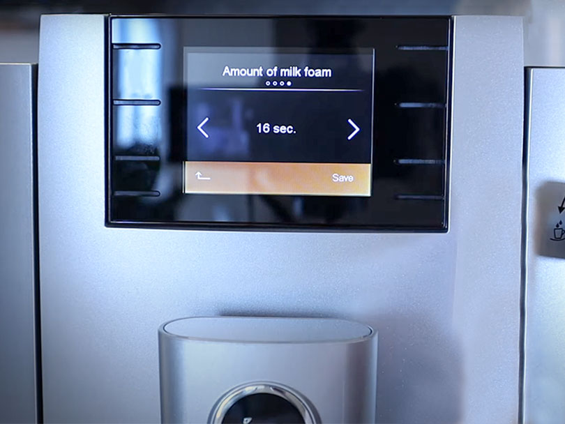 Jura E6 display screen showing the settings for varying the amount of milk foam