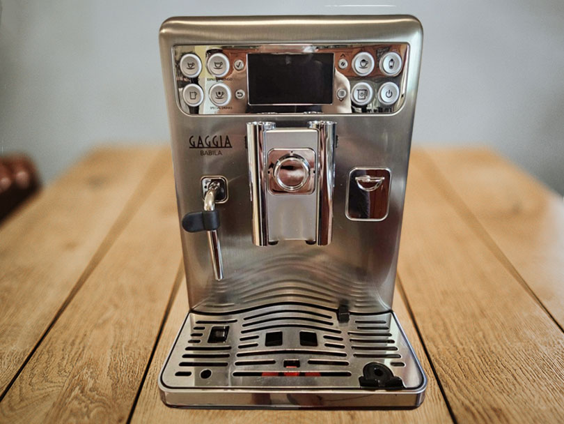 Gaggia Babila on wooden table