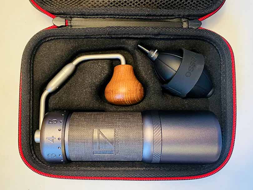 1Zpresso J Ultra in its carry case