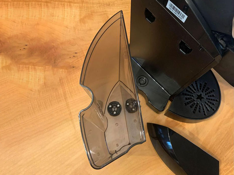 Removable water tank to the side of the Keurig K-Classic