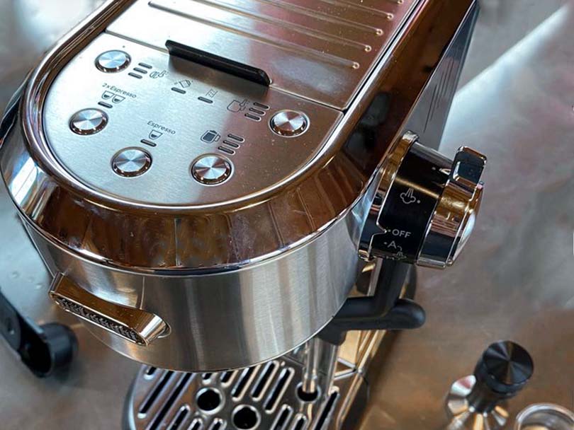 Top-down view of the DeLonghi Dedica Maestro Plus espresso machine
