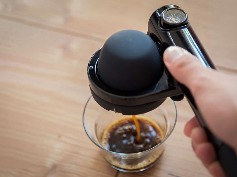 Making an espresso shot with the Handpresso Wild Hybrid pump espresso maker