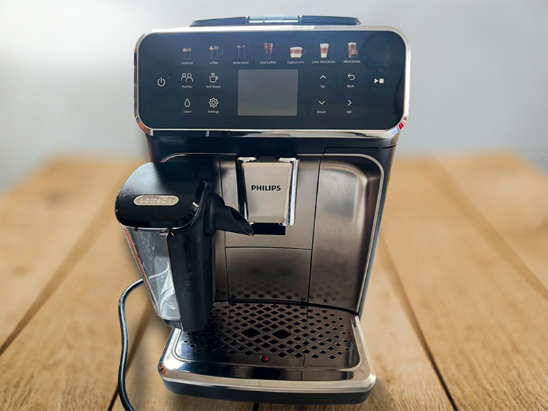 Front view of the Philips 4400 LatteGo espresso machine