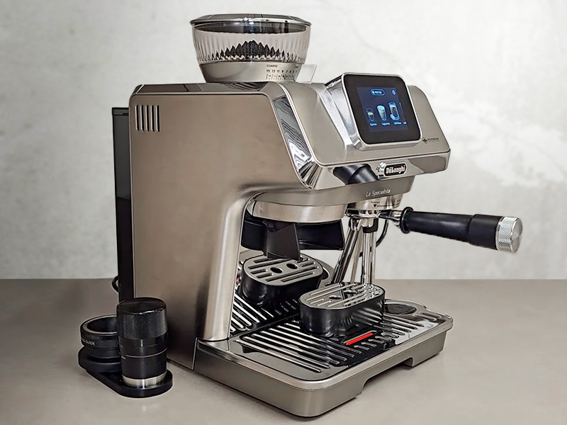 Side view of the DeLonghi La Specialista Touch